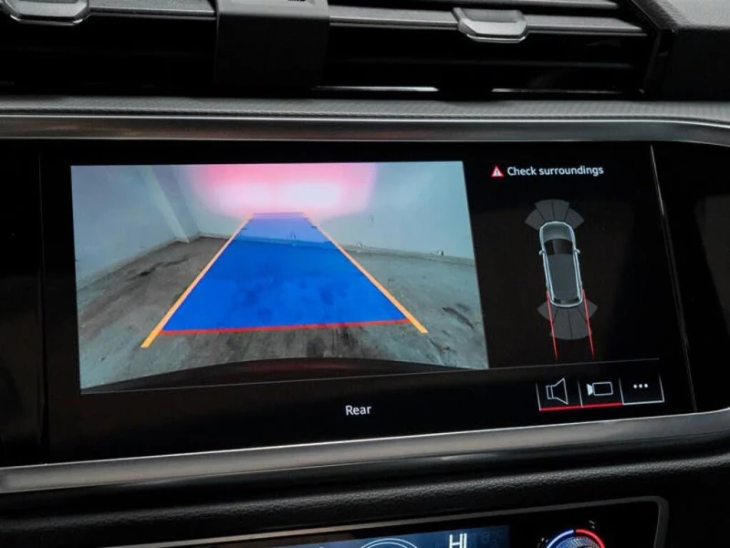 Audi Q3 Premium S Line* 45TFSI* АвтоКредит* (ЦЕНА ДО БГ), снимка 13 - Автомобили и джипове - 52562351