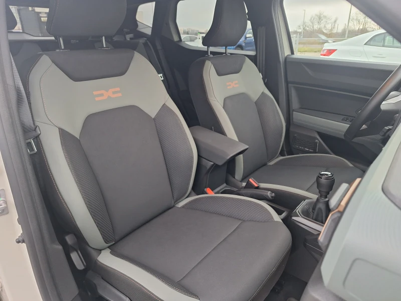Dacia Duster ECO-G 100к.с. (LPG), снимка 15 - Автомобили и джипове - 52664264