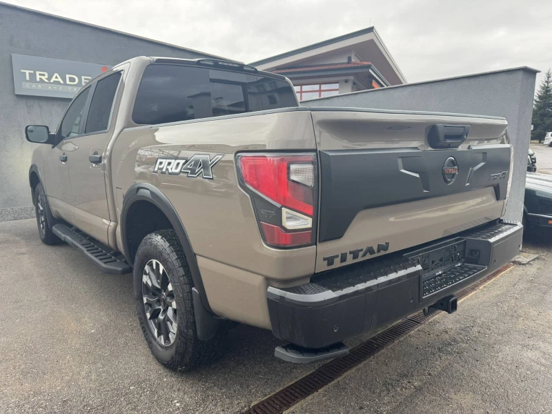 Nissan Titan crew cab PRO-4X 5.6L V8, снимка 6 - Автомобили и джипове - 53009021