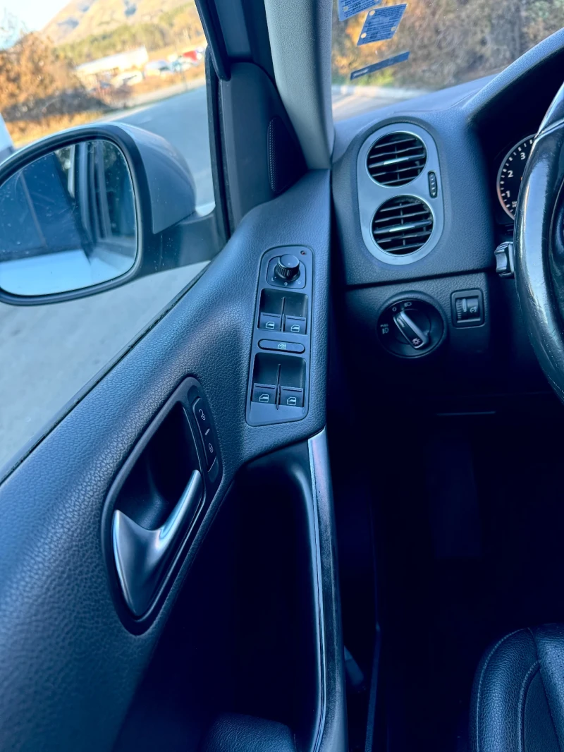 VW Tiguan, снимка 9 - Автомобили и джипове - 53572480