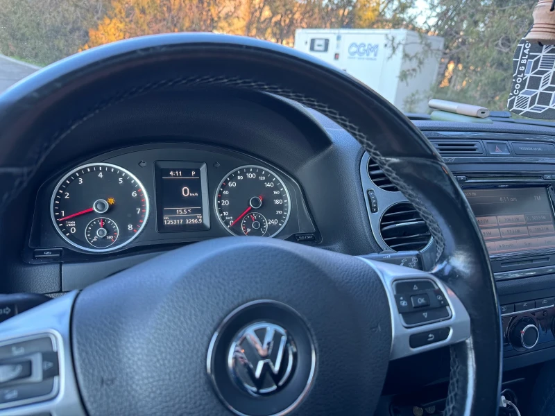 VW Tiguan, снимка 8 - Автомобили и джипове - 53572480