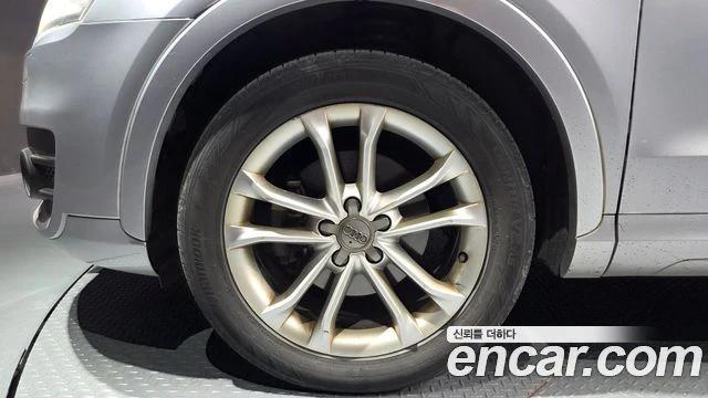 Audi Q3, снимка 5 - Автомобили и джипове - 56081536