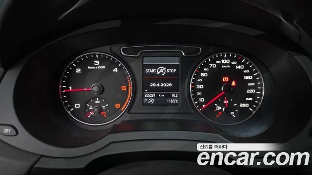 Audi Q3, снимка 8 - Автомобили и джипове - 56081536