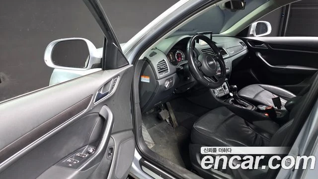 Audi Q3, снимка 10 - Автомобили и джипове - 56081536