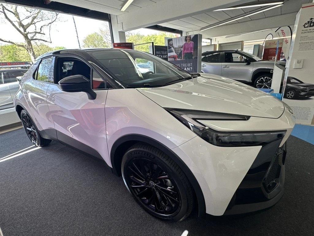 Toyota C-HR 2026| GR Sport| JBL| Plug-in Hybrid  | Mobile.bg � ����������� 3