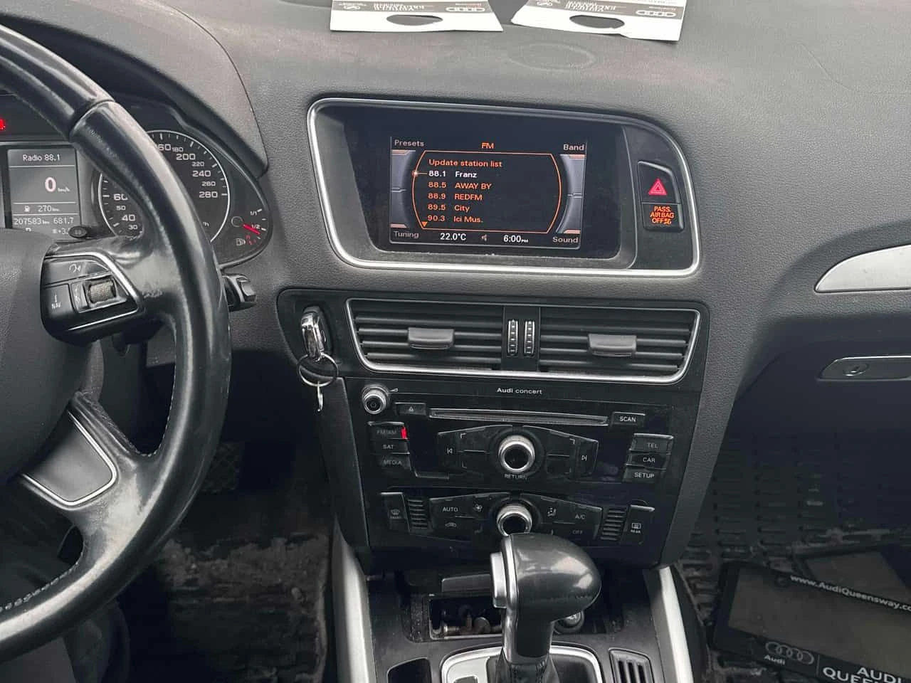 Audi Q5 * 2.0T Komfort * CARFAX * ЦЕНА ДО БГ, снимка 9 - Автомобили и джипове - 54113582