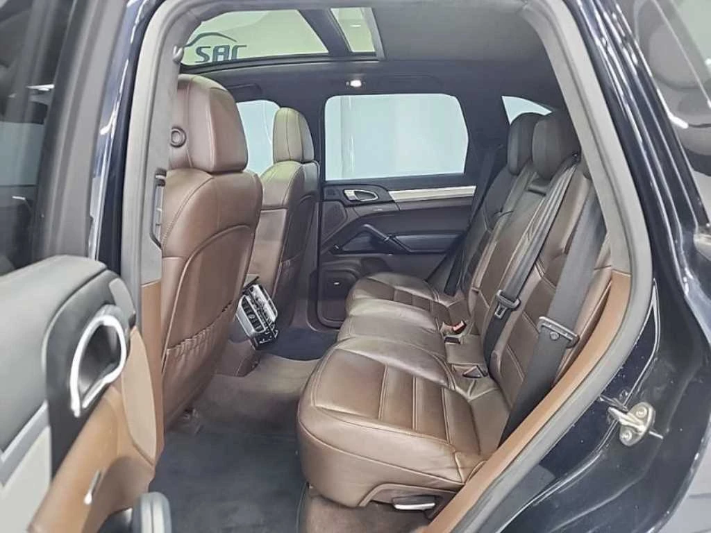 Porsche Cayenne GTS| ПАНО| КАМЕРА| ПОДГРЕВ, снимка 12 - Автомобили и джипове - 54115574