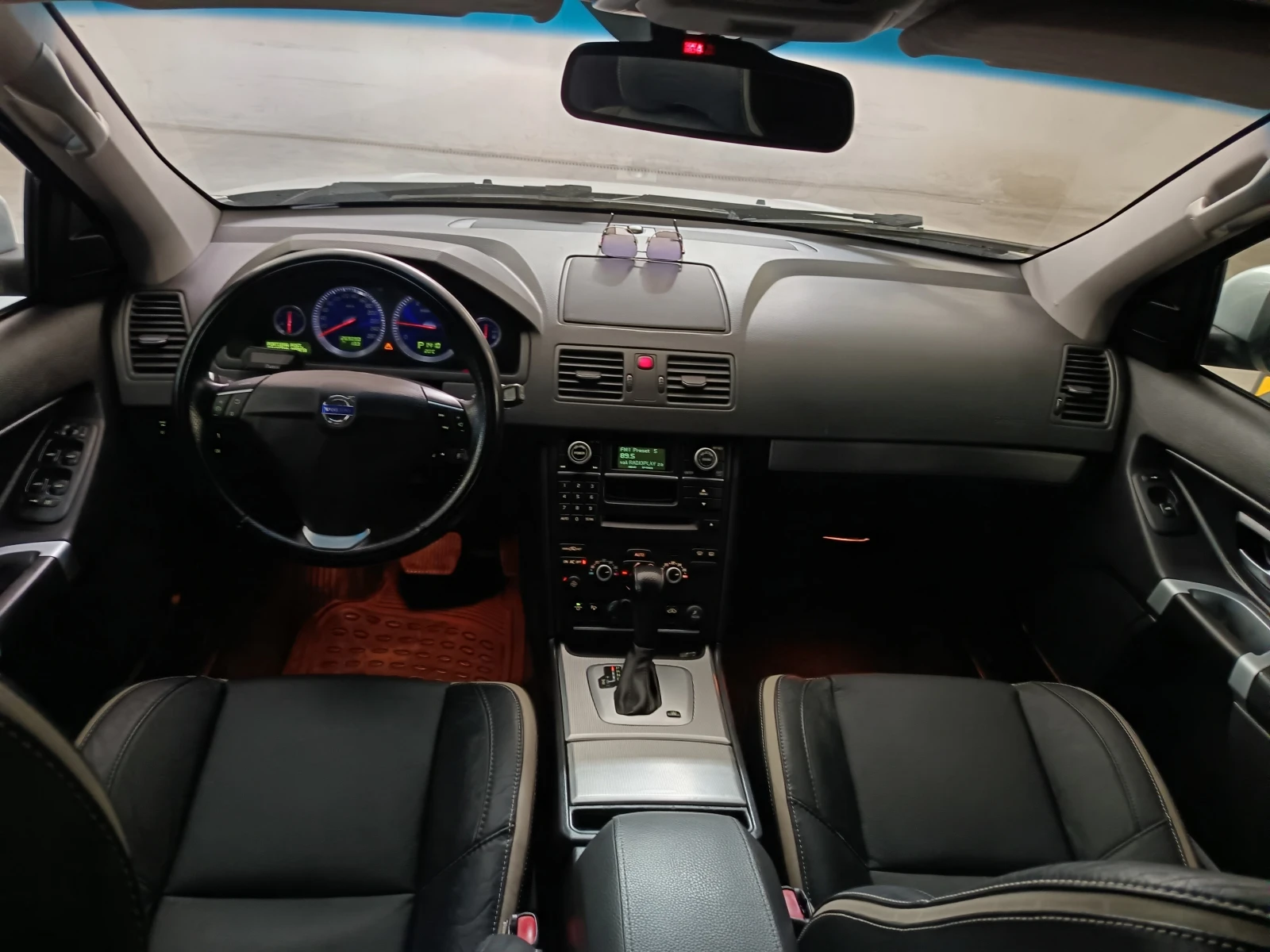 Volvo Xc90 2.4 D5-185к.с. R-design, снимка 13 - Автомобили и джипове - 54433446