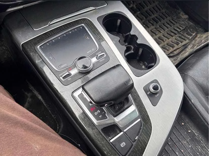 Audi Q7 * 3.0T Progressiv S-line* ОБДУХВАНЕ* PANORAMA* , снимка 13 - Автомобили и джипове - 54825830