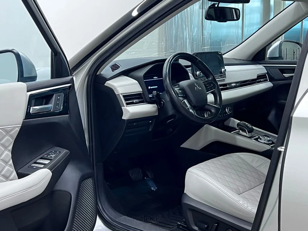 Mitsubishi Outlander SE S-AWC/DIGITAL/DRIVE-ASSISTS/PREMIUM INT., снимка 7 - Автомобили и джипове - 55434798