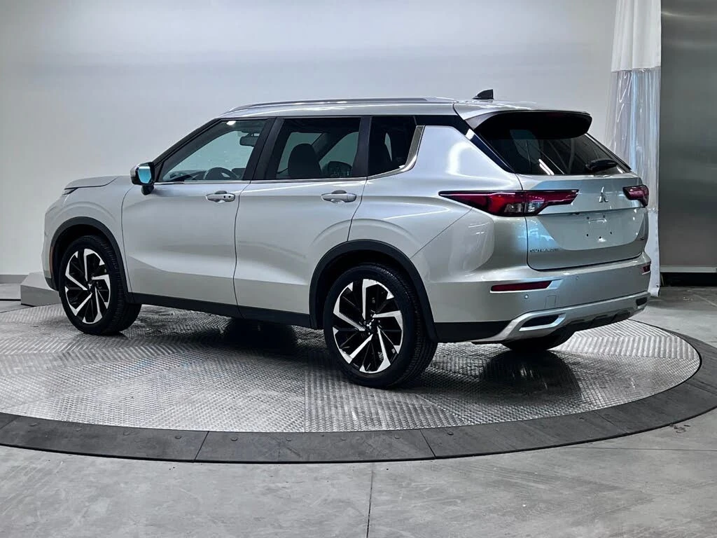 Mitsubishi Outlander SE S-AWC/DIGITAL/DRIVE-ASSISTS/PREMIUM INT., снимка 4 - Автомобили и джипове - 55434798