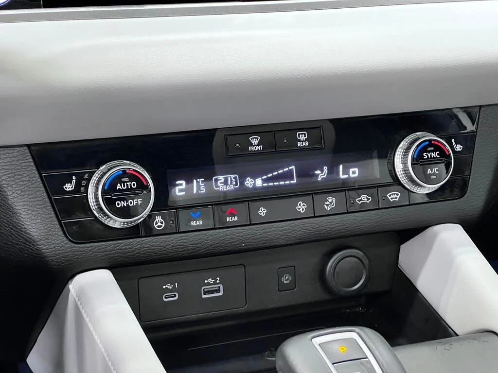 Mitsubishi Outlander SE S-AWC/DIGITAL/DRIVE-ASSISTS/PREMIUM INT., снимка 14 - Автомобили и джипове - 55434798
