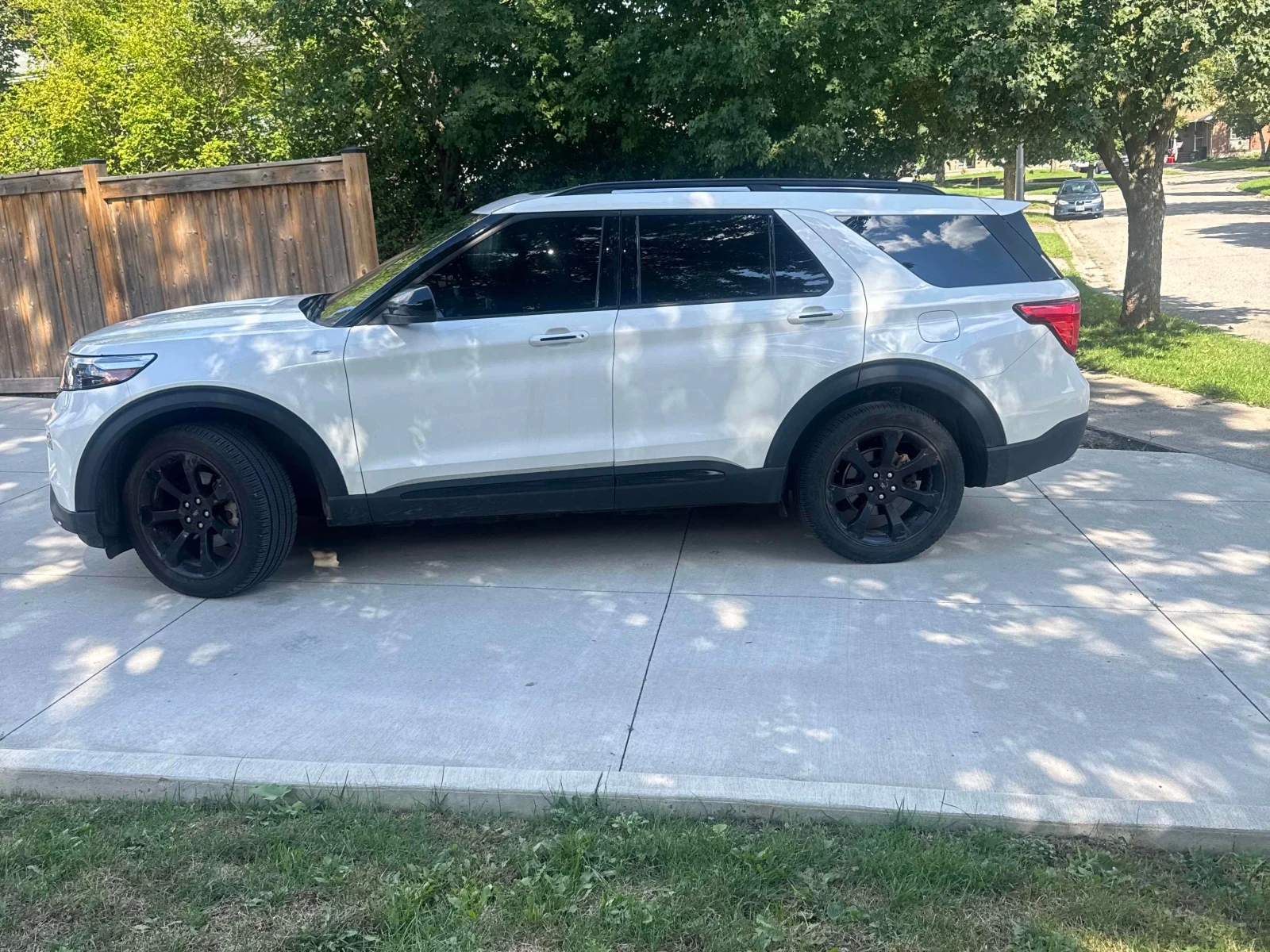 Ford Explorer ST Line| PANO| ПОДГРЕВИ| 360| 2 КЛЮЧА| , снимка 2 - Автомобили и джипове - 55990036