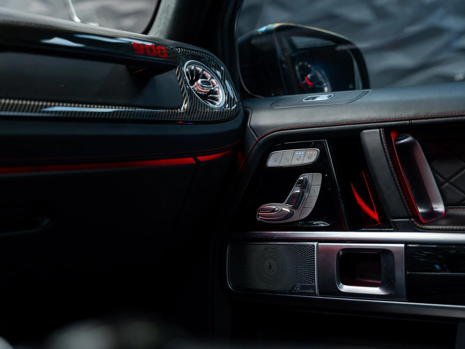 Mercedes-Benz G 63 AMG BRABUS 900* CARBON* BURMESTER* 3XTV* 360CAM* , снимка 15 - Автомобили и джипове - 56252504