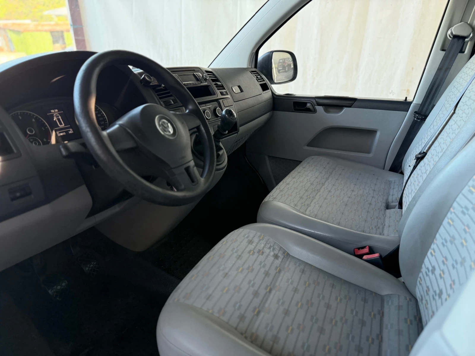 VW T5 2.0 TDI 102ps. СОБСТВЕН ЛИЗИНГ / БАРТЕР - изображение 5