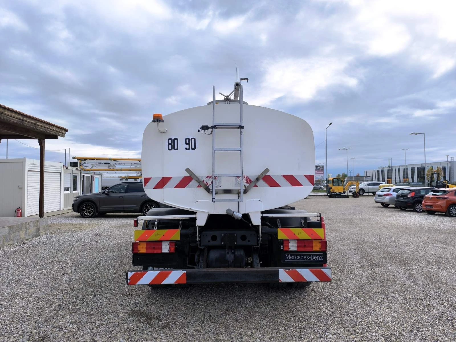 Mercedes-Benz 1824 ЦИСТЕРНА 8М3 - изображение 6