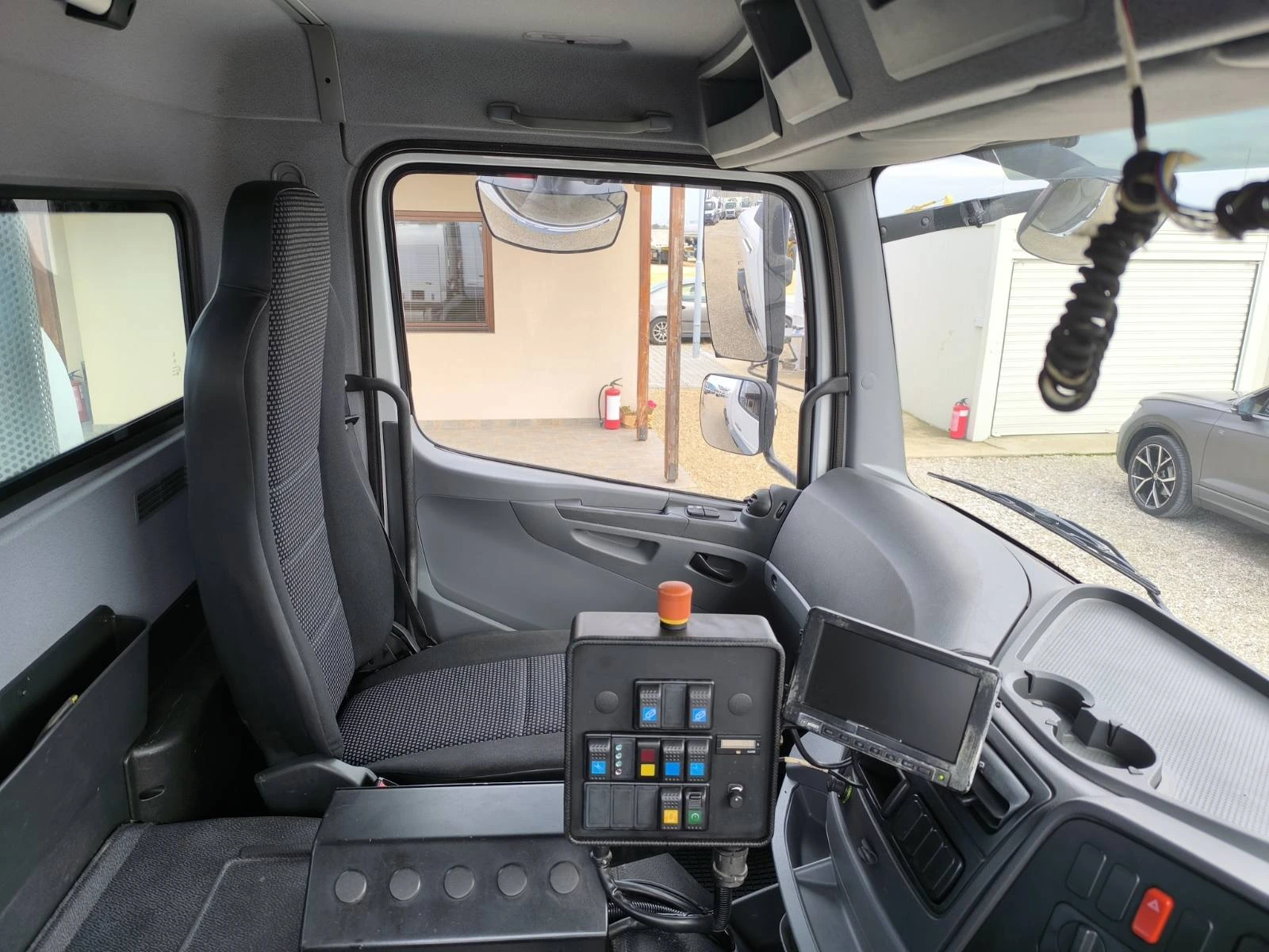 Mercedes-Benz 1824 ЦИСТЕРНА 8М3 - изображение 10