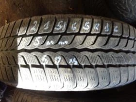 Гуми Зимни 215/65R16, снимка 1