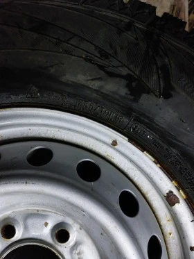 Гуми Зимни 255/70R16, снимка 8