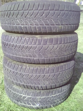 Гуми Зимни 215/70R16, снимка 1