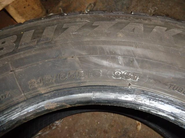 Гуми Зимни 215/65R16, снимка 10 - Гуми и джанти - 19939567