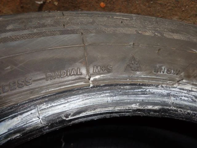 Гуми Зимни 215/65R16, снимка 11 - Гуми и джанти - 19939567