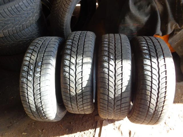 Гуми Зимни 215/65R16, снимка 2 - Гуми и джанти - 19940127