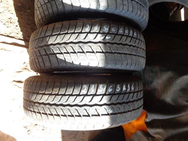 Гуми Зимни 215/65R16, снимка 4 - Гуми и джанти - 19940127