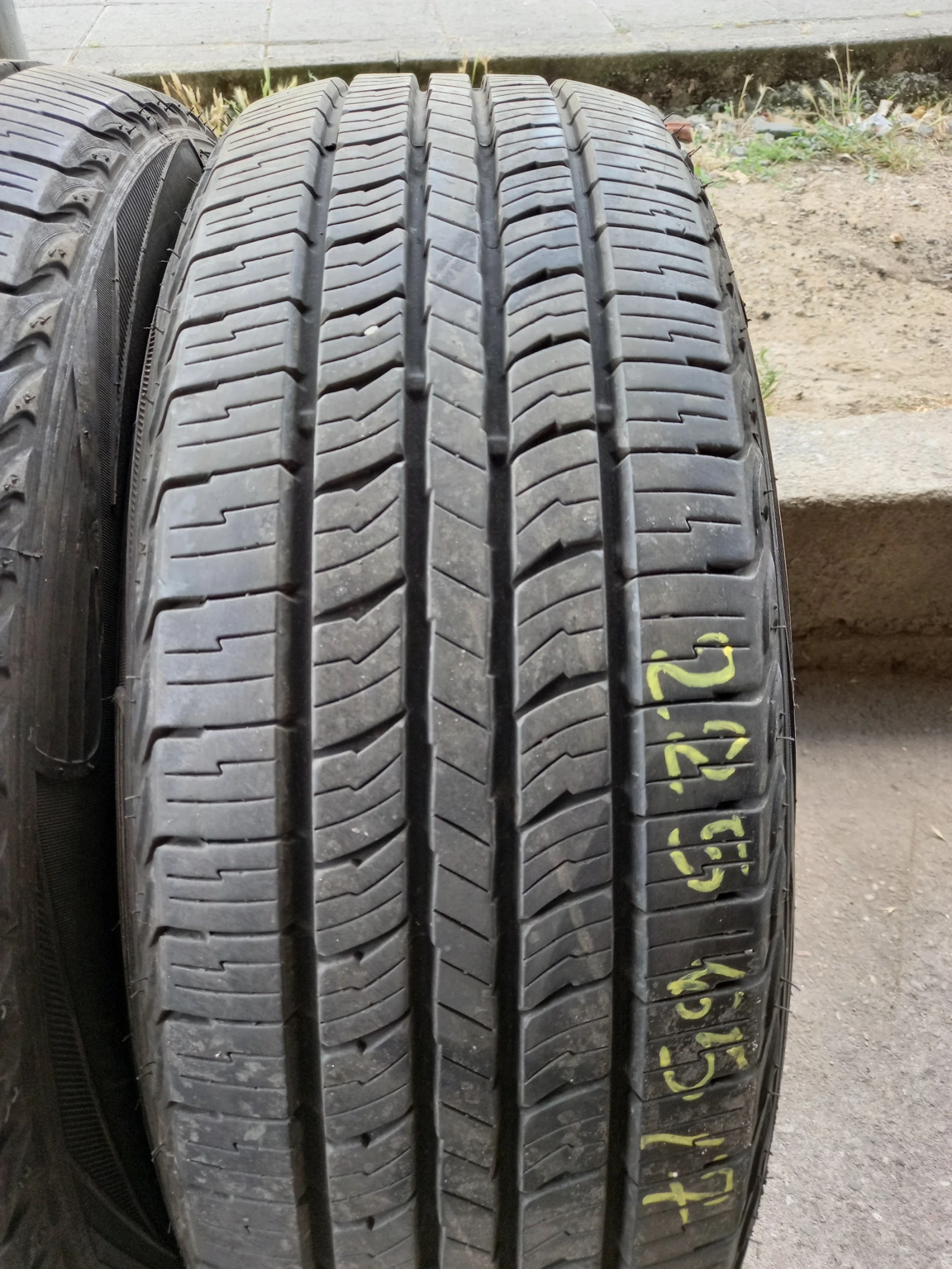 Гуми Летни 225/65R17, снимка 4 - Гуми и джанти - 55194339