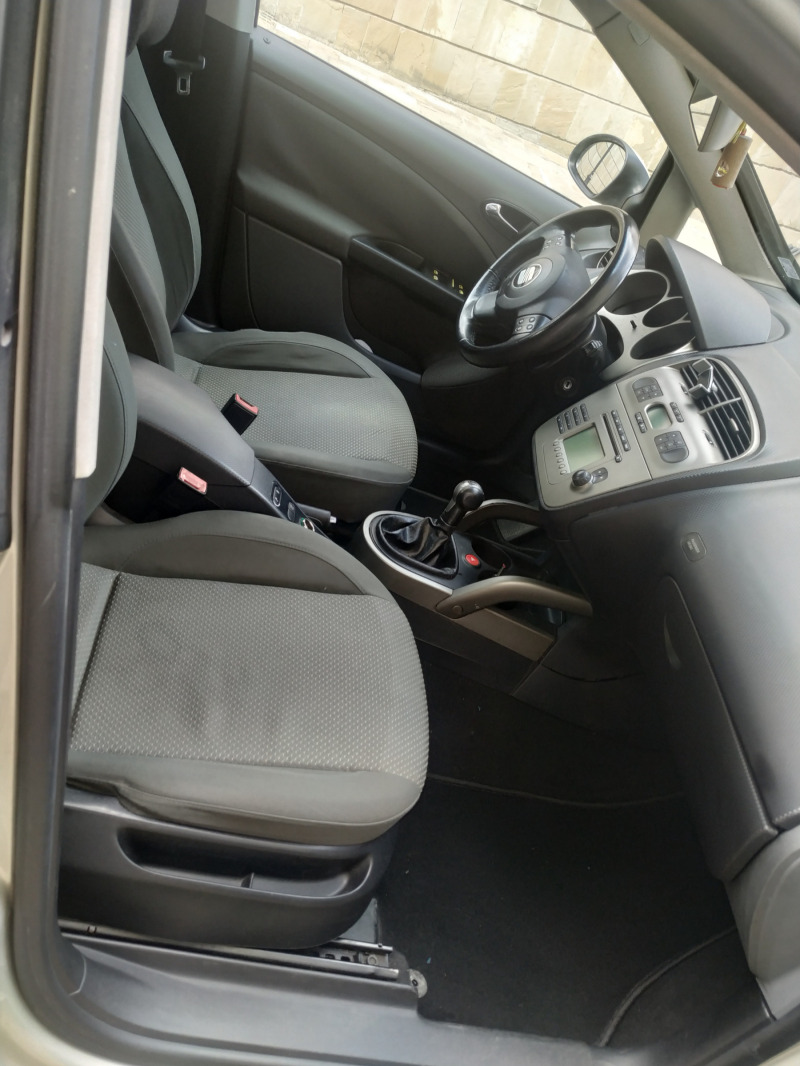 Seat Altea, снимка 6 - Автомобили и джипове - 45684774