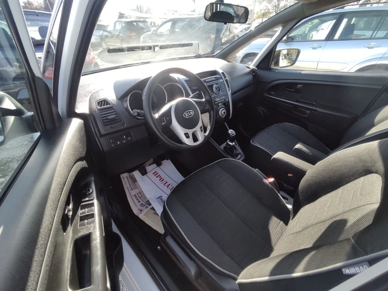 Kia Venga 1.4i, снимка 6 - Автомобили и джипове - 47460168