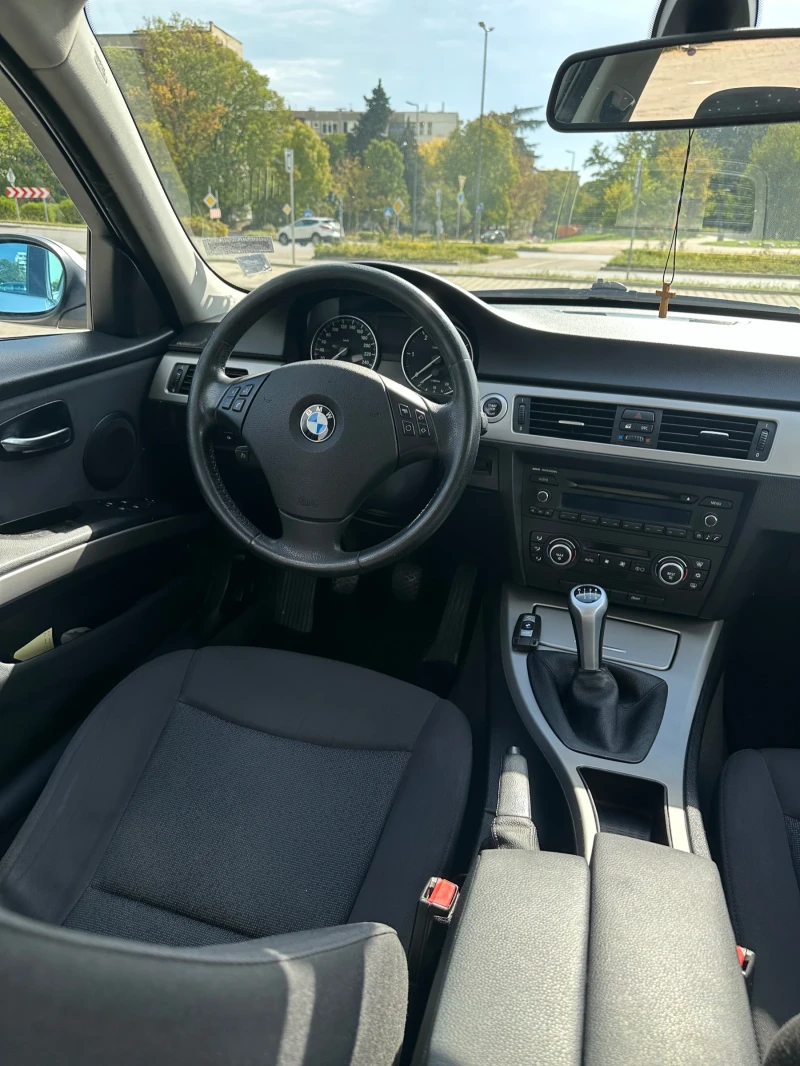 BMW 320, снимка 12 - Автомобили и джипове - 47547436