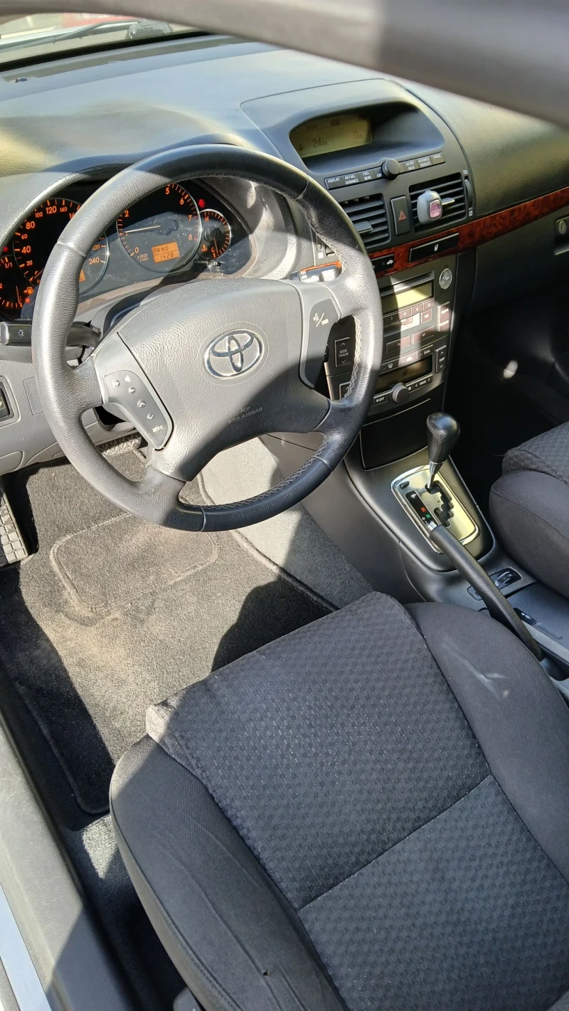 Toyota Avensis, снимка 8 - Автомобили и джипове - 47760976