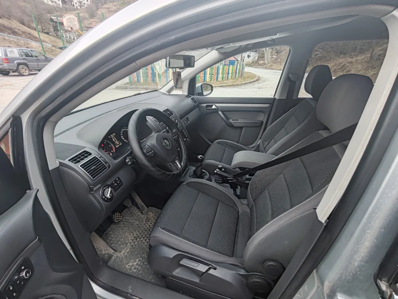 VW Touran 1, 6 TDI 105k. Италия.Нави.Печка.Регистриран., снимка 9 - Автомобили и джипове - 52015022