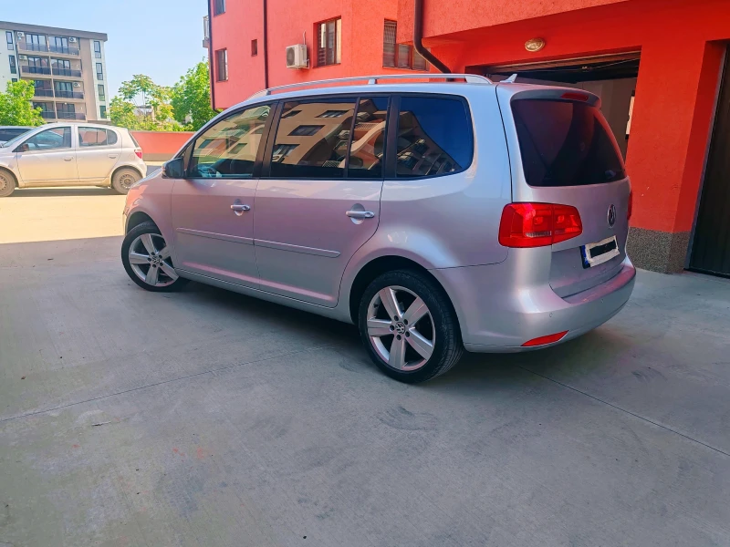 VW Touran 1, 6 TDI 105k. Италия.Нави.Печка.Регистриран., снимка 4 - Автомобили и джипове - 52015022