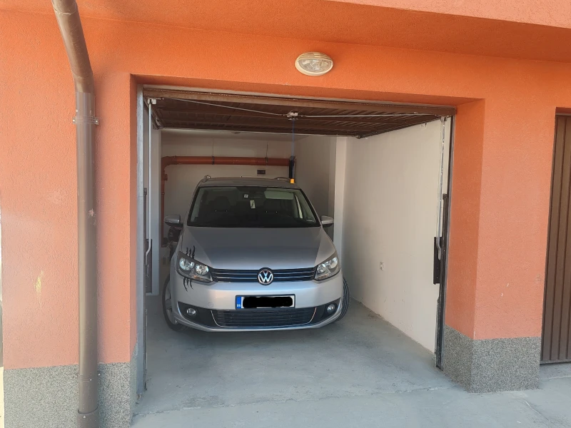 VW Touran 1, 6 TDI 105k. Италия.Нави.Печка.Регистриран., снимка 6 - Автомобили и джипове - 52015022