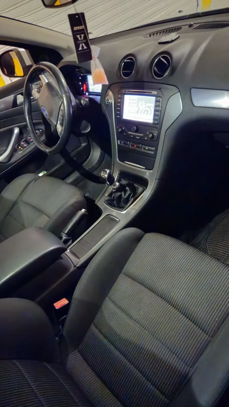 Ford Mondeo 1.6 TDCI / 115 ks / NAVI, снимка 8 - Автомобили и джипове - 51635071