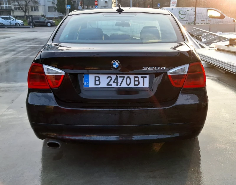 BMW 320, снимка 6 - Автомобили и джипове - 52369850