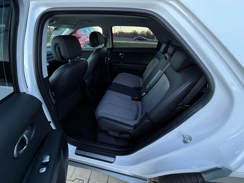 Hyundai Ioniq 5 Long Range 72.6 kWh, Гаранционен автомобил, снимка 10 - Автомобили и джипове - 52931678