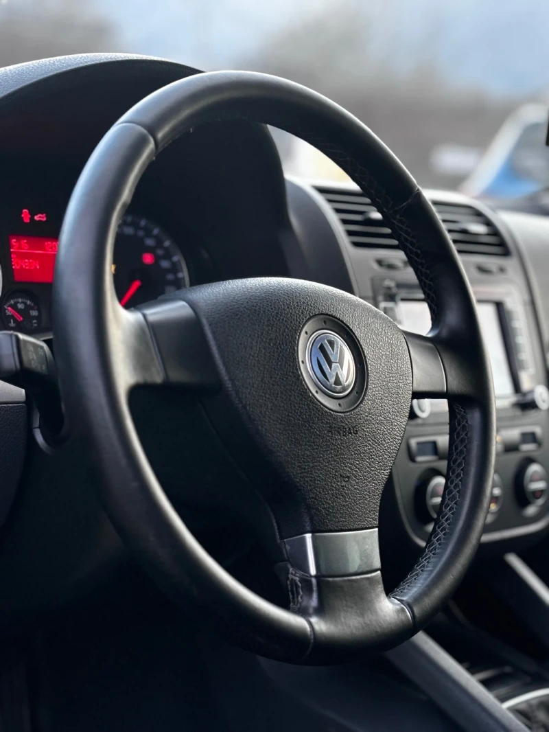 VW Golf 2008 90кс, снимка 13 - Автомобили и джипове - 53343994