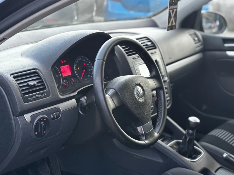VW Golf 2008 90кс, снимка 8 - Автомобили и джипове - 53343994