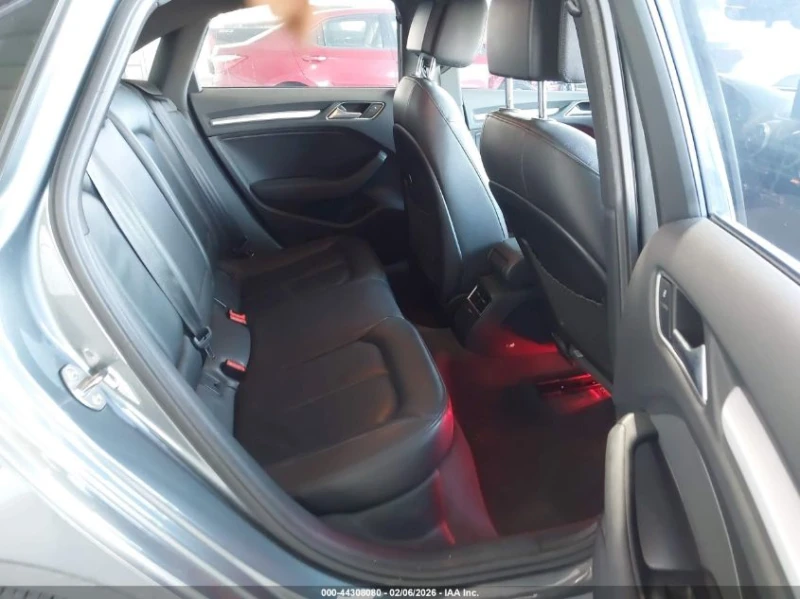 Audi A3 2.0T Premium, снимка 8 - Автомобили и джипове - 53464962