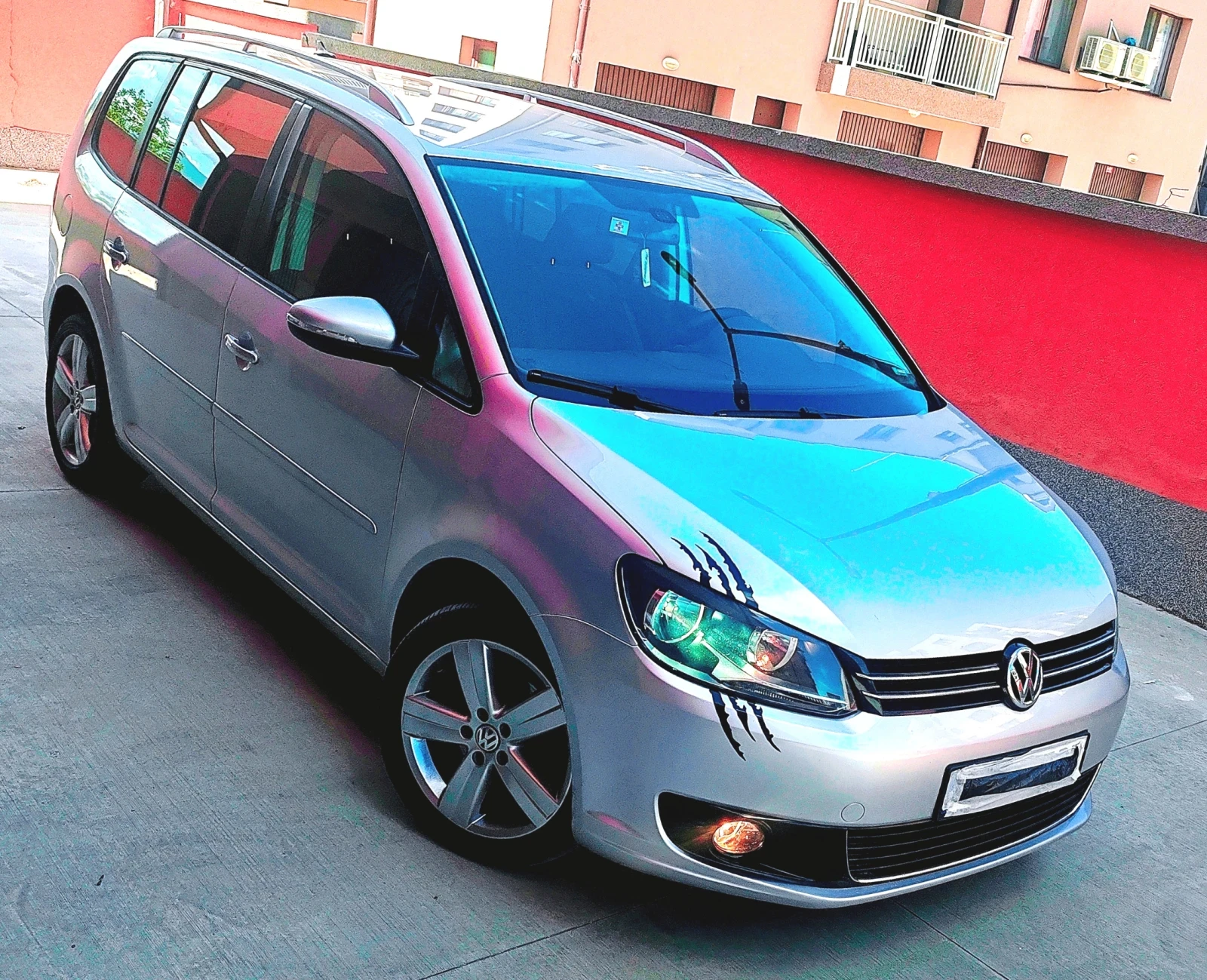 VW Touran 1, 6 TDI 105k. Италия.Нави.Печка.Регистриран., снимка 1