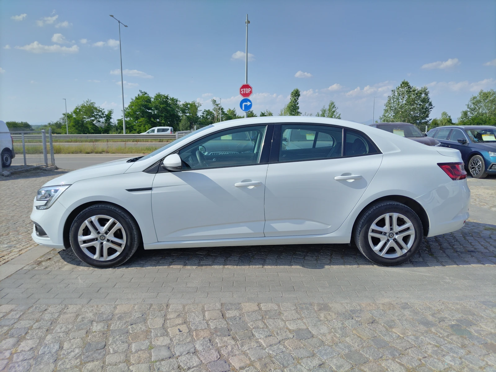 Renault Megane 1.3TCe 140 к.с./Life - изображение 4