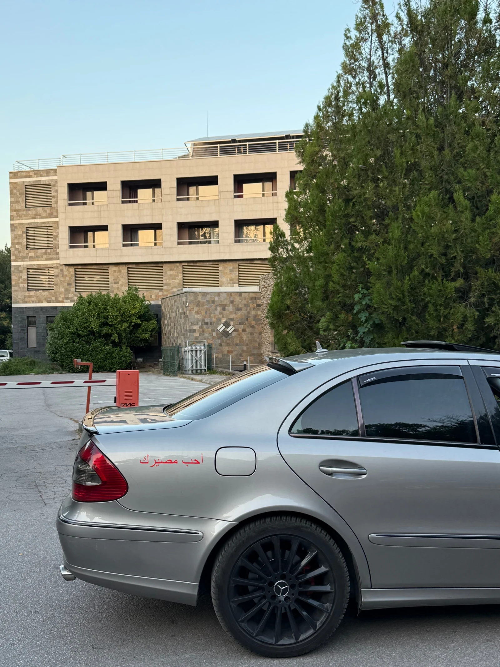 Mercedes-Benz E 320  - изображение 6