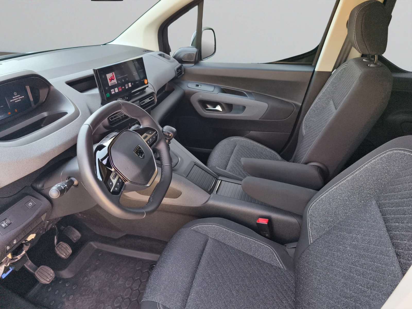 Peugeot Rifter MPV ALLURE 1.5 BlueHDI 102 BVM6 E6 / 2412484 - изображение 9