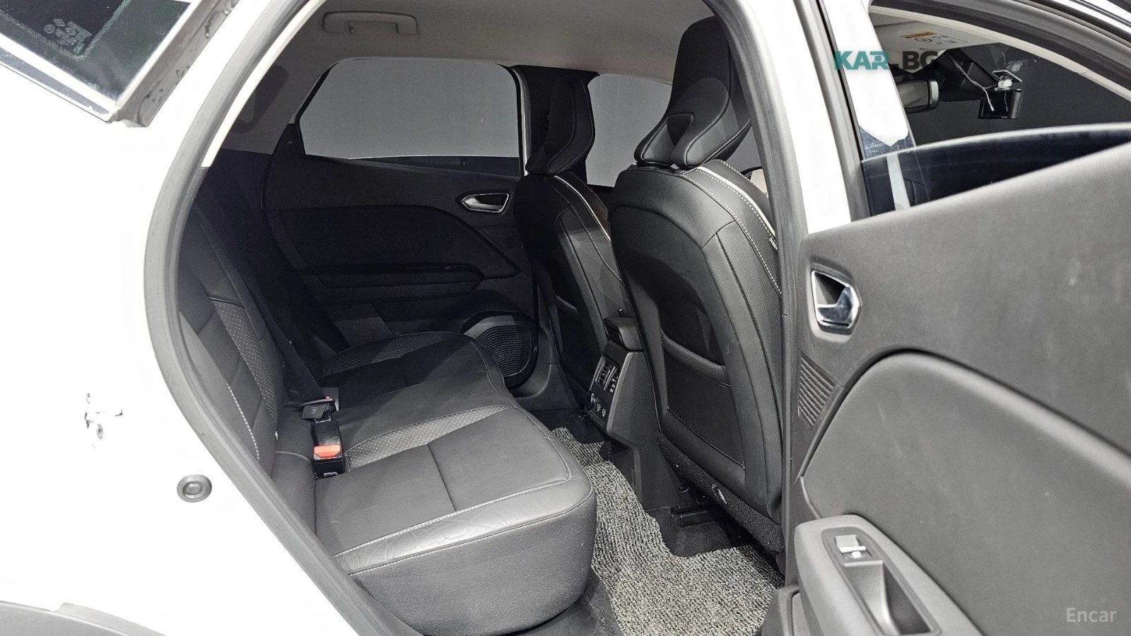 Renault Captur 1.3TCe* INTENSE* КОЖА* ПОДГРЕВ* КАМЕРА* NAVI* LED*, снимка 11 - Автомобили и джипове - 55314654