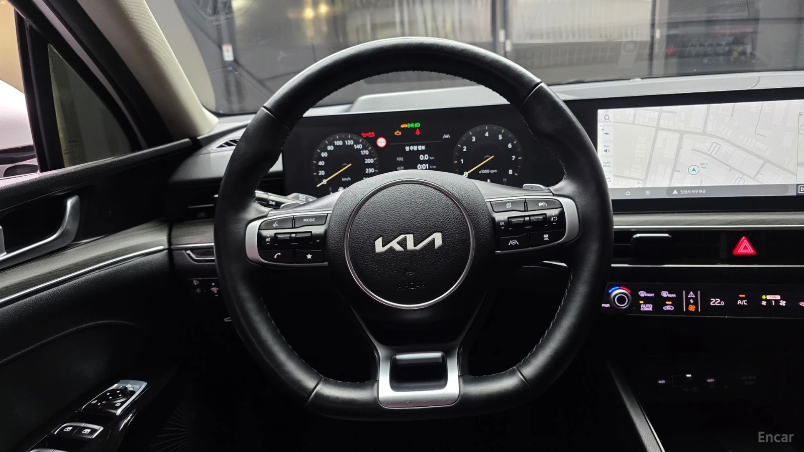 Kia K5 1.6 Turbo Noblesse* КОЖА* ОБДУХВ* НАВИ, снимка 11 - Автомобили и джипове - 55461146