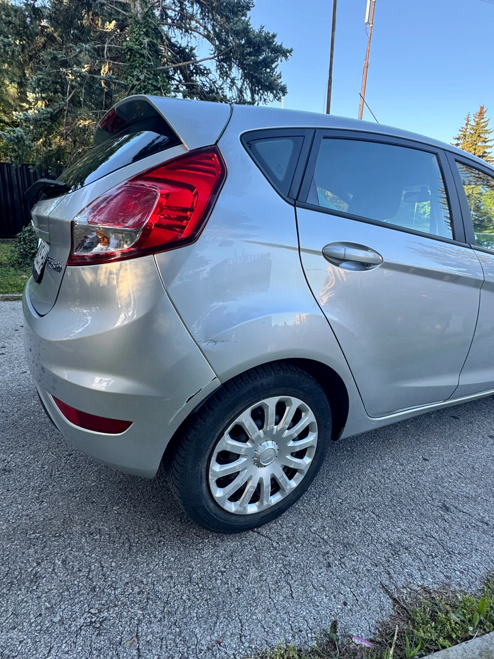 Ford Fiesta, снимка 5 - Автомобили и джипове - 55621449