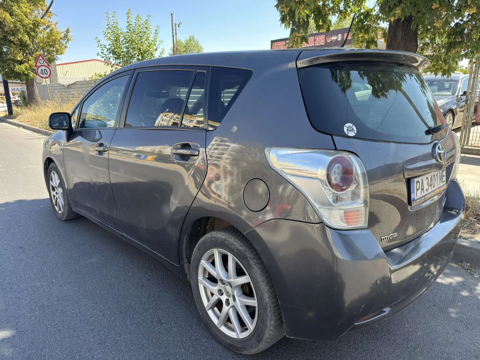 Toyota Verso 2.2 d-cat, снимка 13 - Автомобили и джипове - 55693133